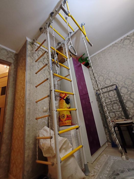 Продам шведскую стенку, отличного качества "Romana"