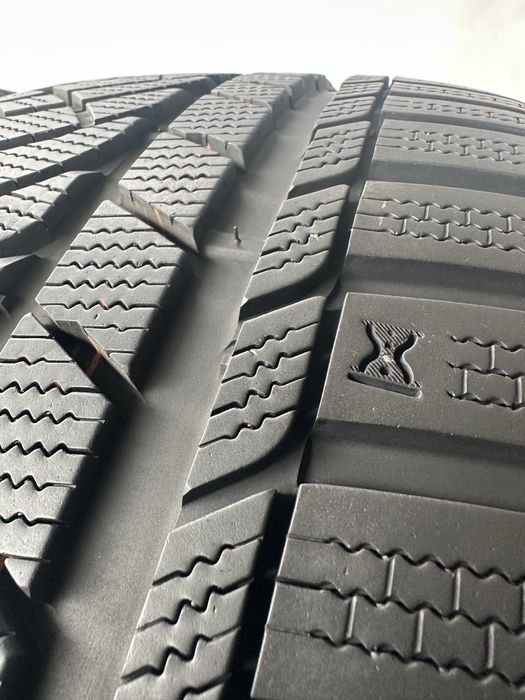 255/35/21  Kumho dot23