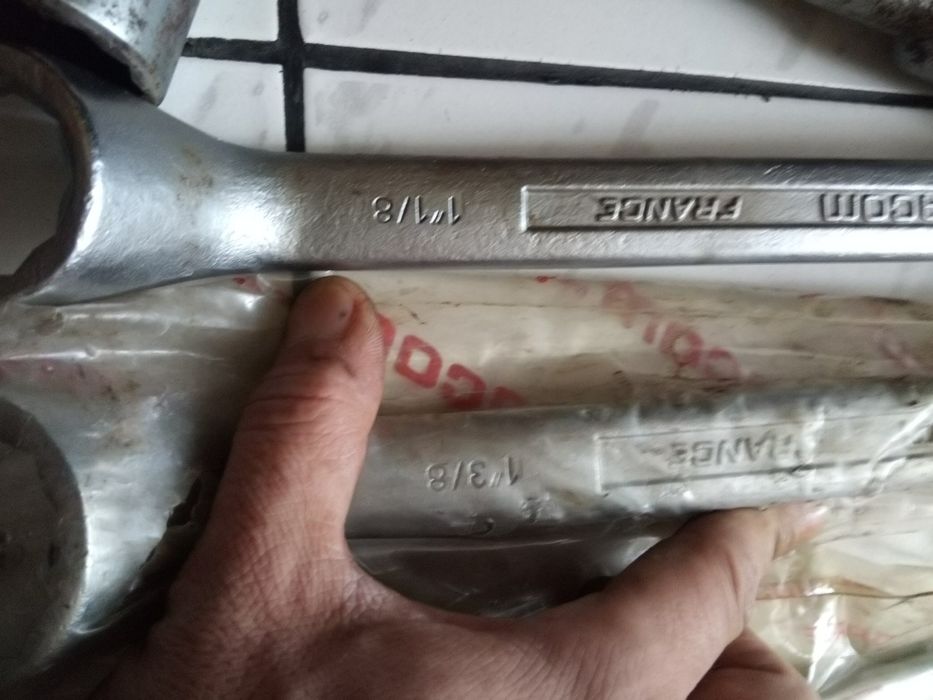 Инчови гаечни и лули FACOM