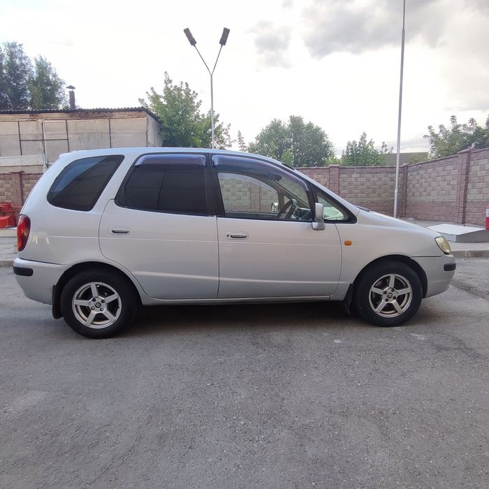 Продам срочно Тойота Спасио