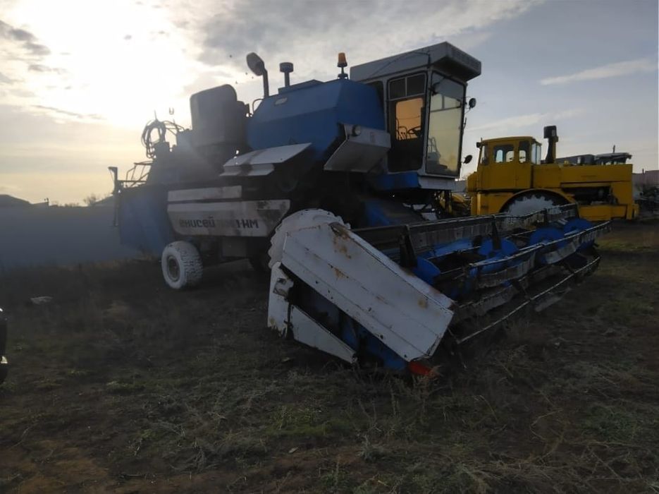 Продам зерноуборочный комбайн