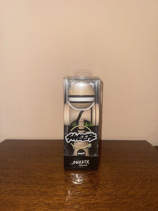 Kendama Sweets Broken Shape Antiskid Matt Jorgenson B&W Noua in Cutie