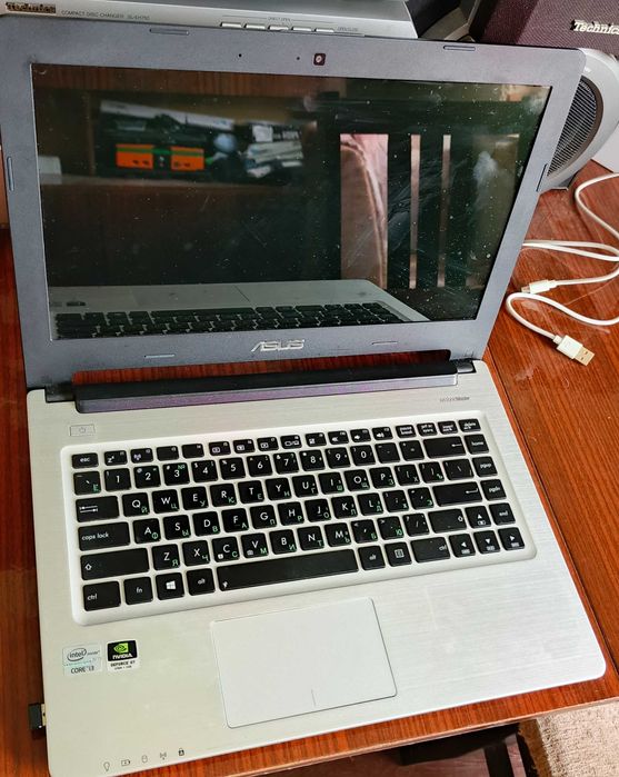 Продавам лаптоп Asus
