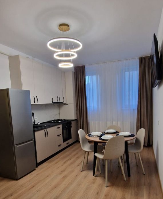 Închiriez apartament