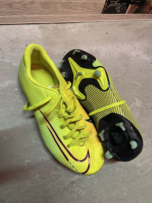 Продам бутцы футбольные