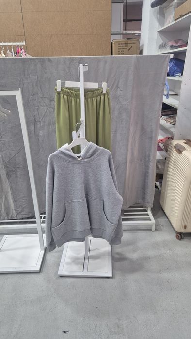 Вешалки для одежды. Стойки, рейлы, торговое оборудование