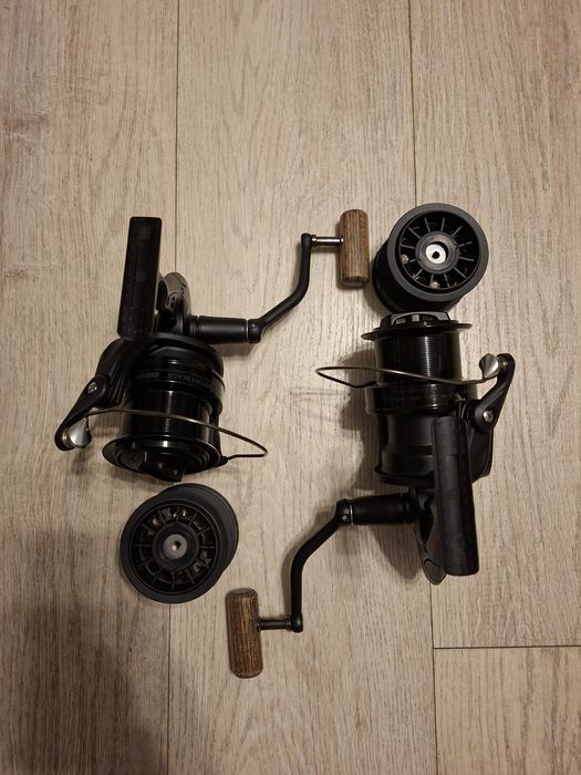 Set de 2 mulinete Okuma Custom BLack, impecabile