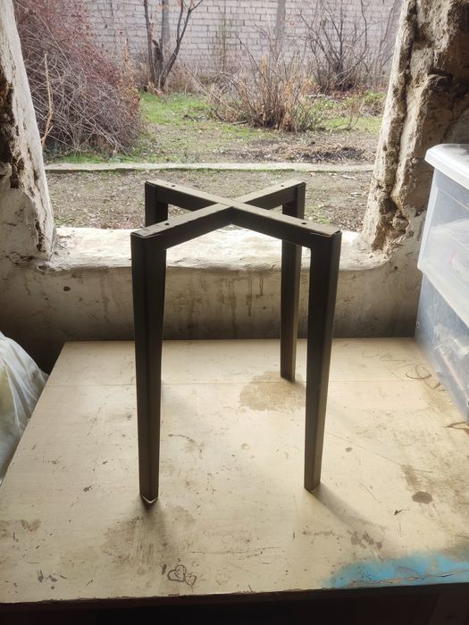 Табуретки или ножки для табуретки