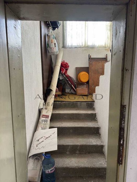 оф.24871 Масивна къща с двор/ с. Скутаре