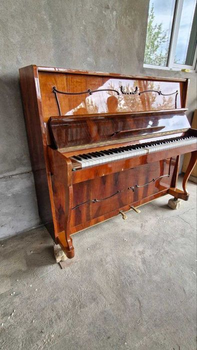 Продается пианино "Волжанка"