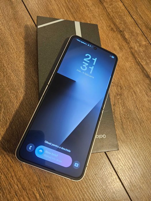 Samsung z flip 7 FE Display 128GB