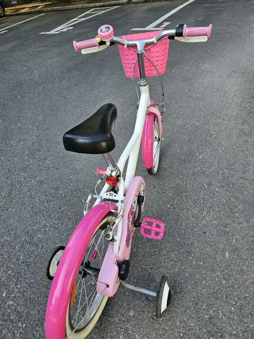 Bicicleta fete cu roti ajutatoare