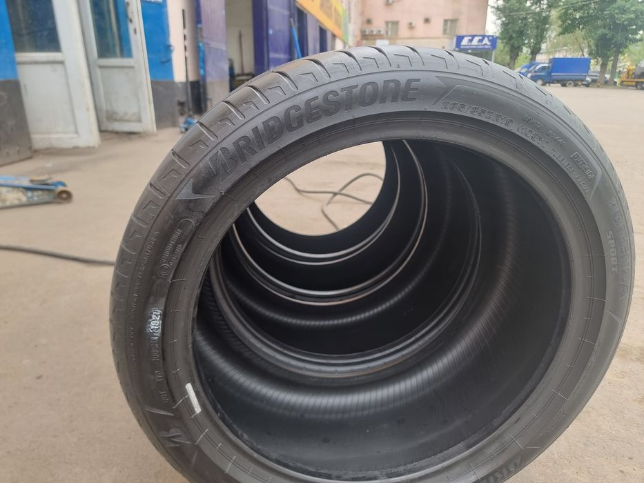 BRIDGESTONE 285/35/19 - 245/40/19 год 21