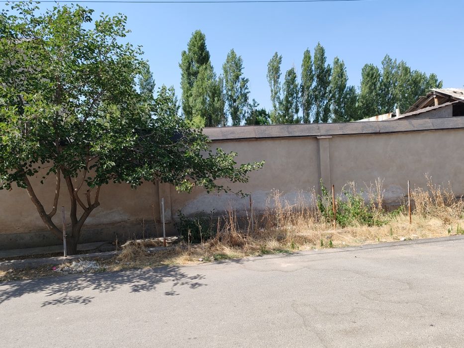 Qulay joydan yer sotiladi