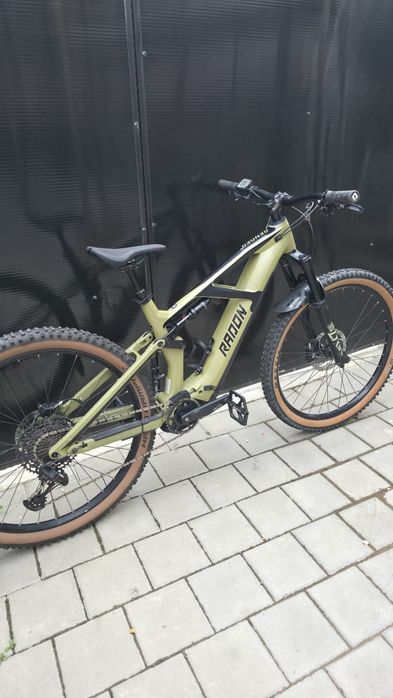 Bicicletă electrică carbon full suspension L