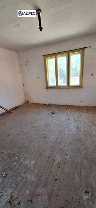 Къща в Плевен, област-с.Беглеж площ 85 цена 17000