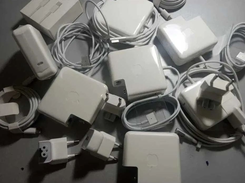 зарядка для MacBook - блок питания