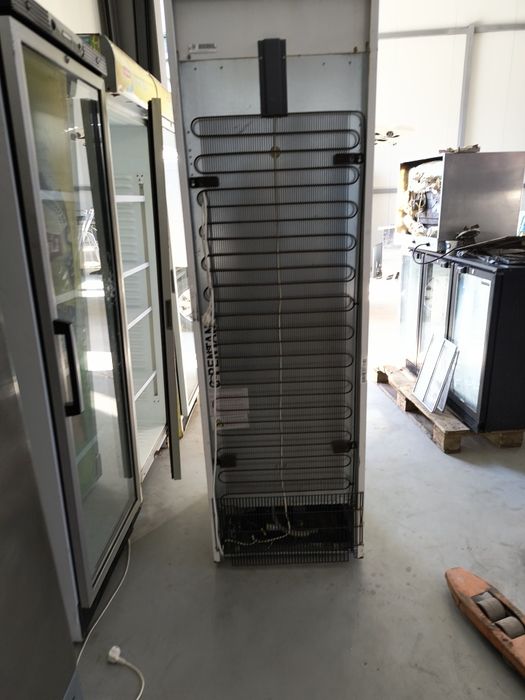 Хл. Витрини със Чисто нови компресори.