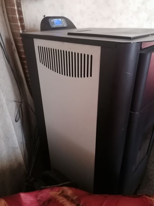 Камина на прелети GOLDEN FIRE 18kw имам и радиатори  с термо глави