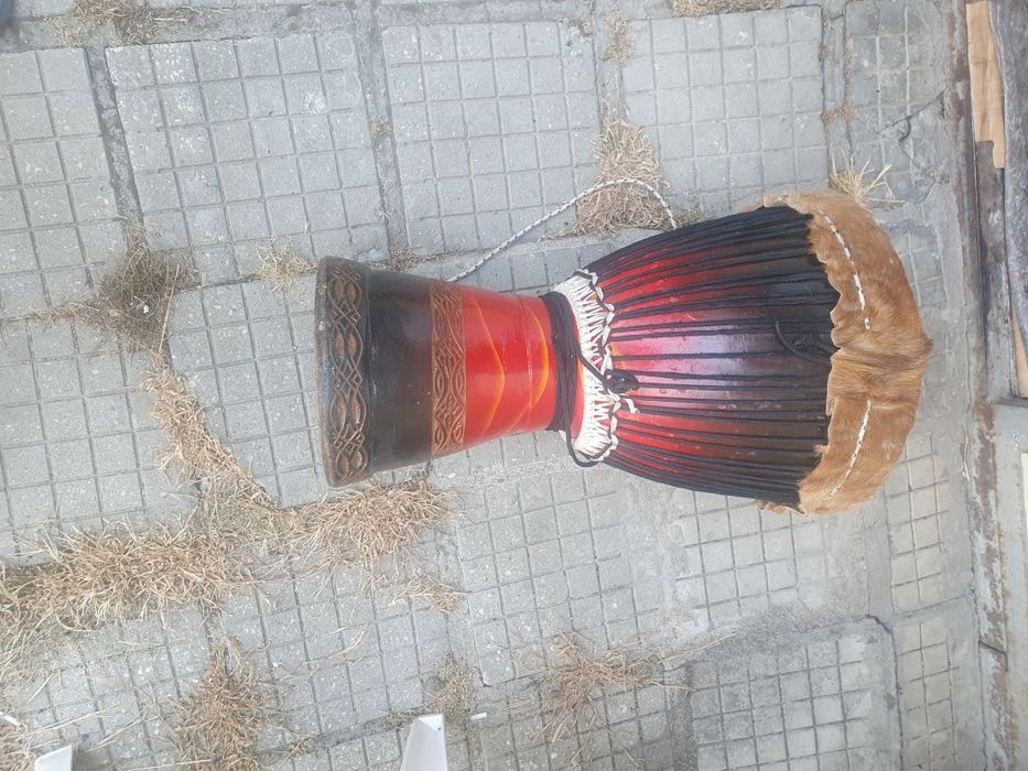 Голяма тарамбука,джембе
