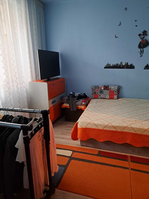 Inchiriez apartament 3 camere zona ACR