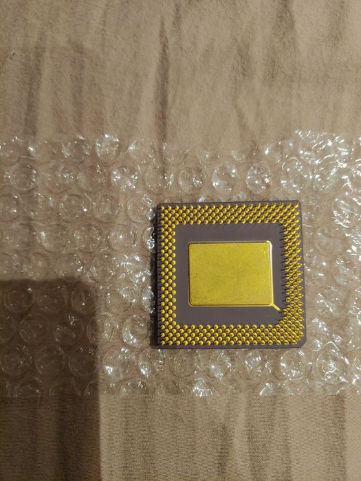 Стар ретро процесор AMD K5