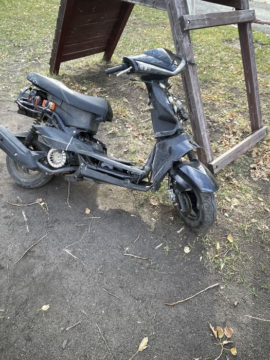 Продам 125 кубов скутер
