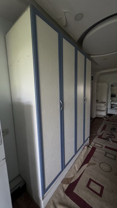 Продаётся прихожая и шкаф гардеробный