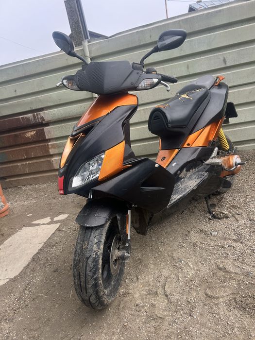 Scuter aprilia sr 50