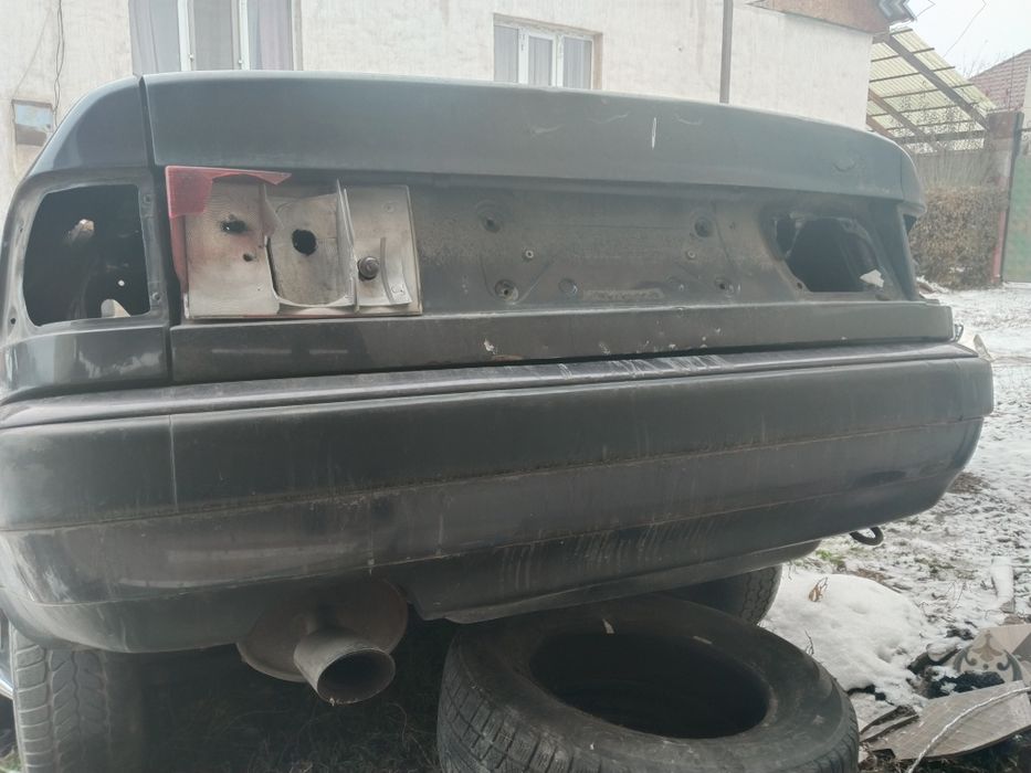 Часть кузова зад !