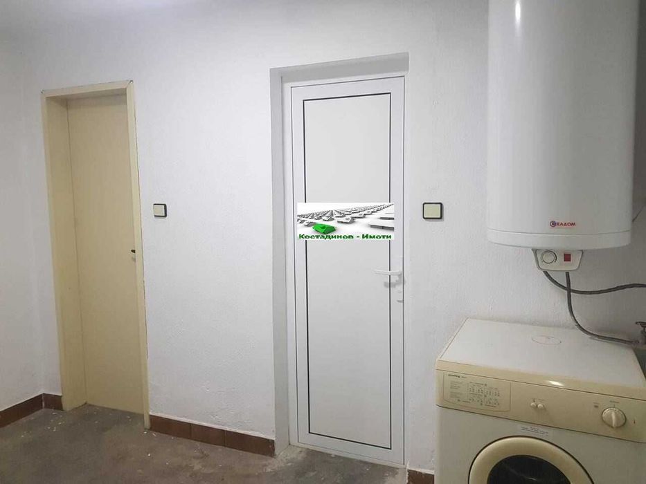 Дава се под наем Склад в с. Бенковски, Област Пловдив - 365 кв.м за 1200 € - Снимка #10