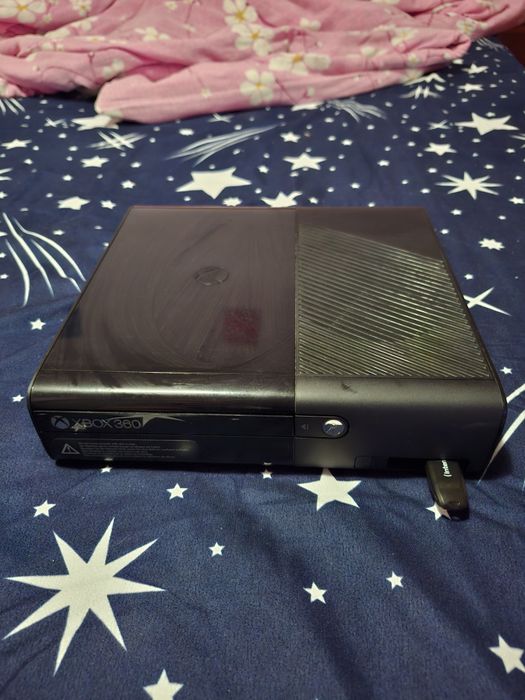 Vand Xbox 360 E 500gb