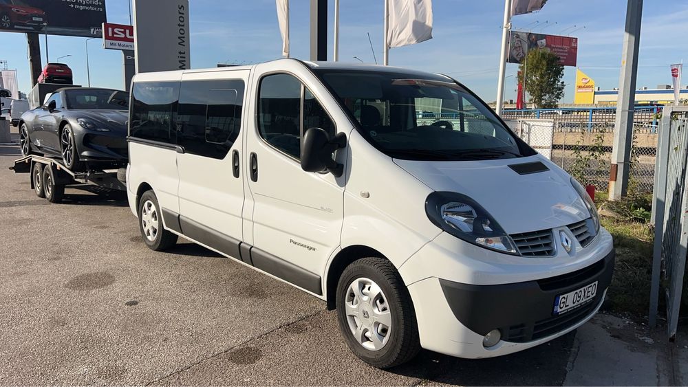 Inchirieri microbuze 8+1 automate transport persoane si auto platforma