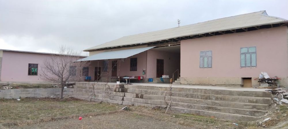 Жалоир бошланишида ховли сотилади 30сотих