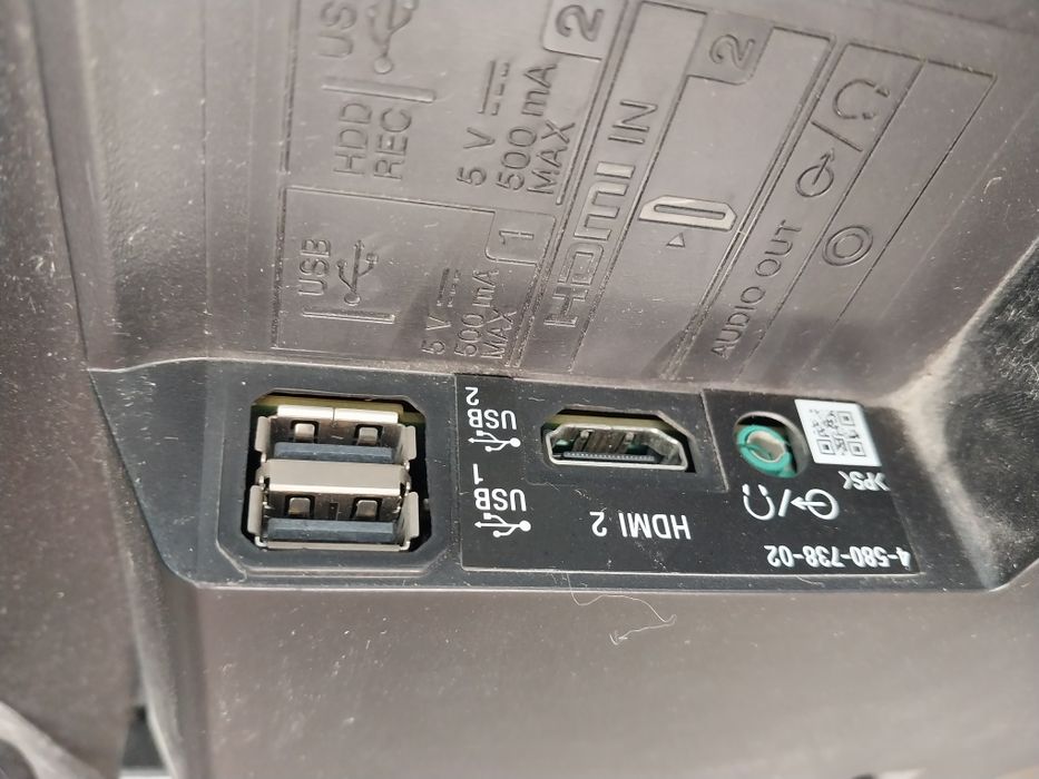 Смарт телевизор Sony 81см. С креплением на стену.