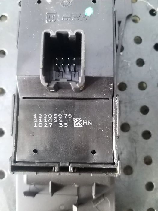 Butoane geamuri electrice stanga fata opel astra j 13305978