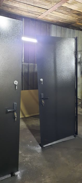 Металлические утеплённые входные двери