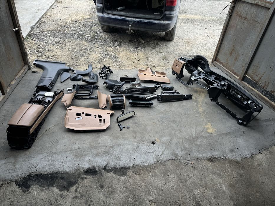 Интериорни части бмв ф01 ЛЯВ ВОЛАН