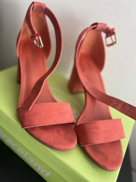 Дамски сандали