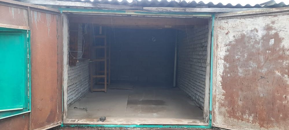 Продам гараж в кооп. Строитель