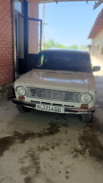 Vaz 011 sotiladi