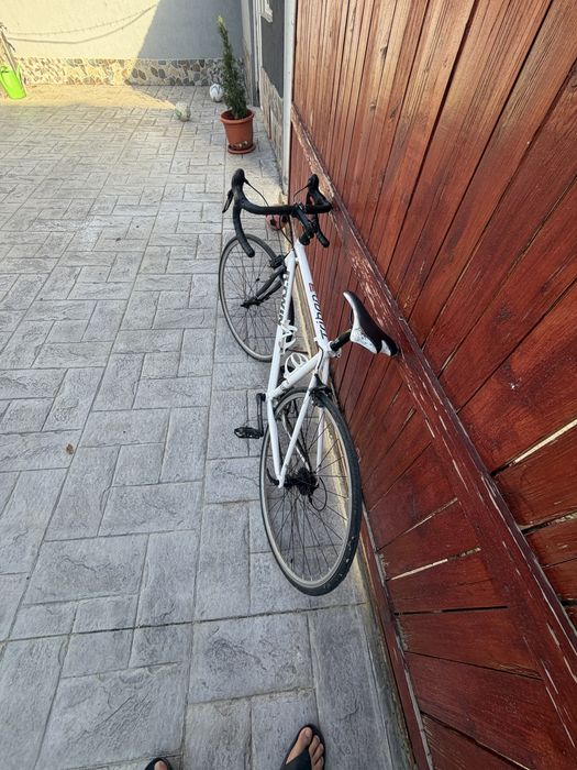 Bicicleta Cursiera B-Twin Rotile 28
