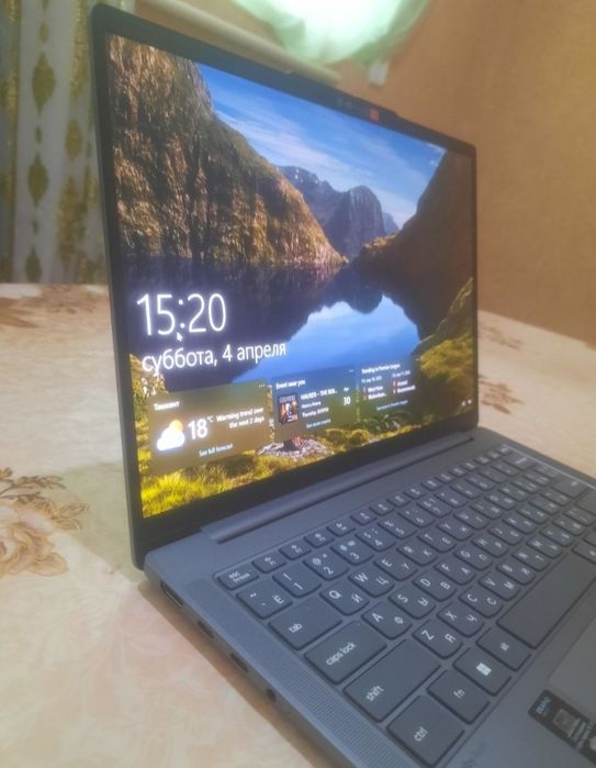 Notebook Lenova oled I5 13 Gen