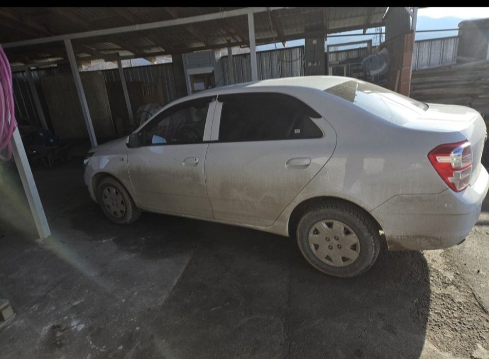 Автомобиль шеврале кобальт