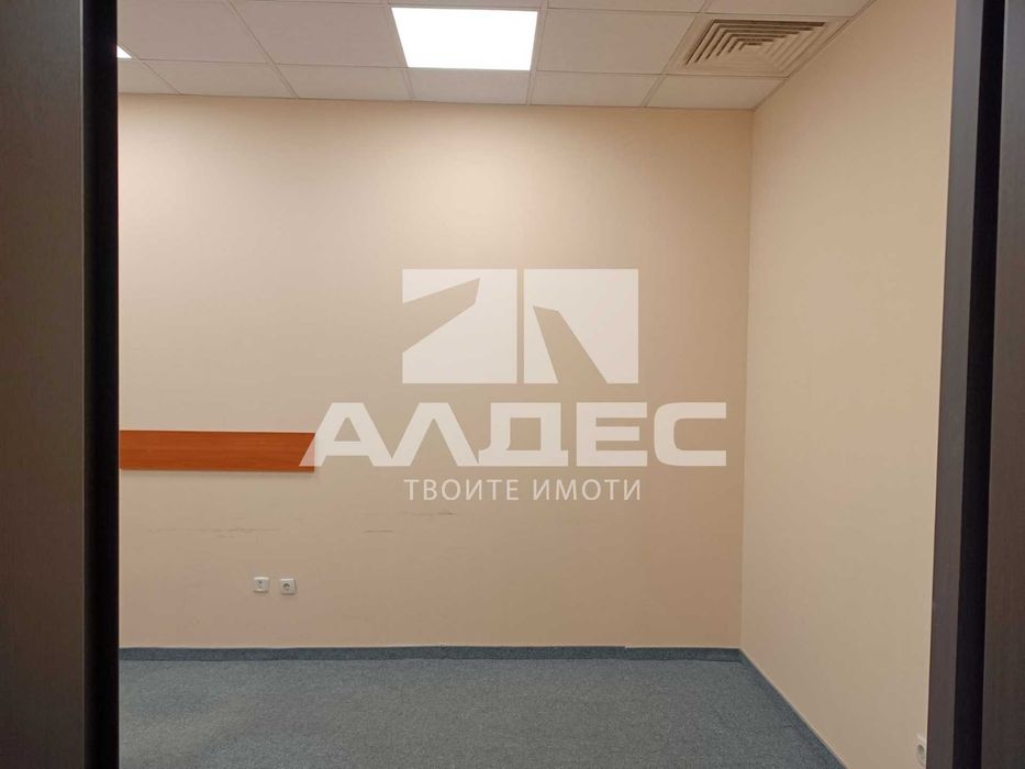Продава се многофункционален офис в Полигона!