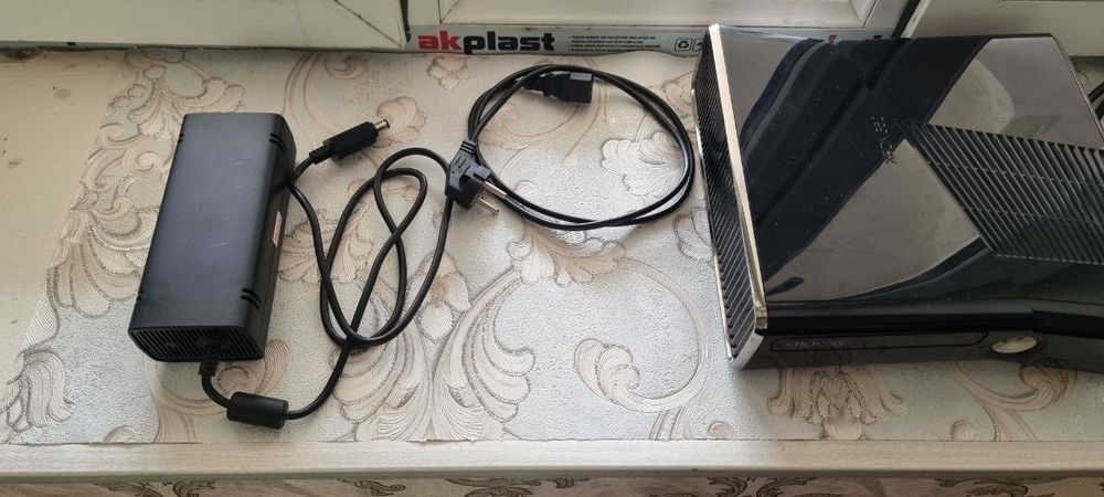 Xbox 360 slim 250 GB