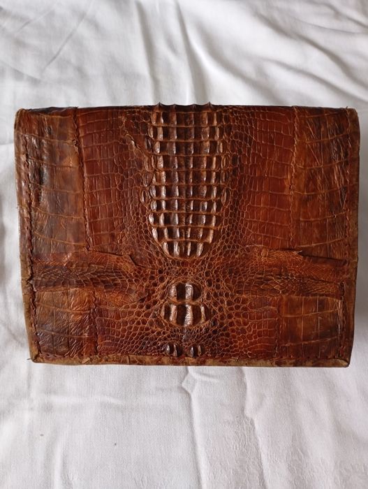 Geantă din piele de crocodil