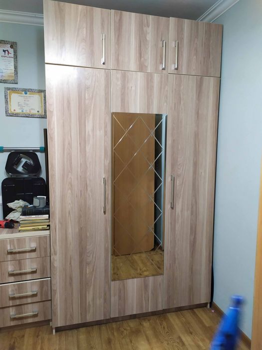 Продам спальный гарнитур с матрасом (наматрасник в подарок)!