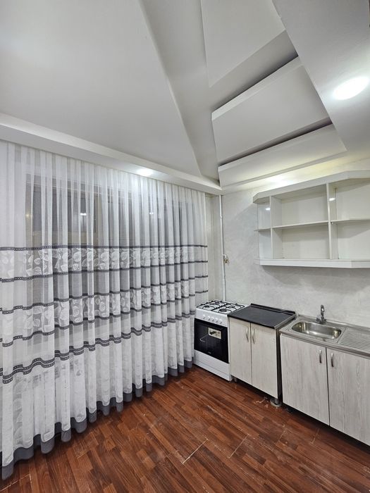 6 mkr 3 xona 3 etaj A.Temur 40 dom