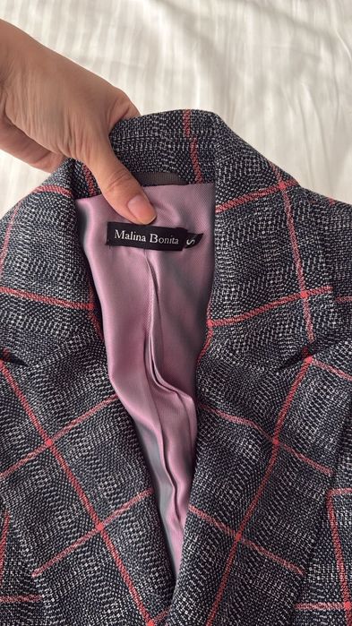 Костюм и рубашка в идеальном состоянии